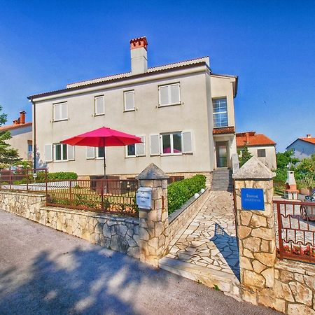 Apartments Zorka 1421 Pjescana Uvala Exterior foto